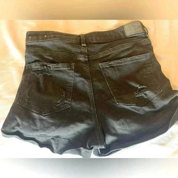 American Eagle Ripped Distressed black stretchy denim jean mom shorts size 4 - Picture 4 of 7
